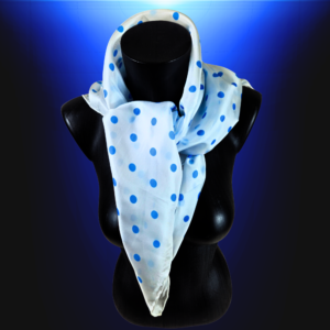 Pañuelo de seda natural con lunares azules