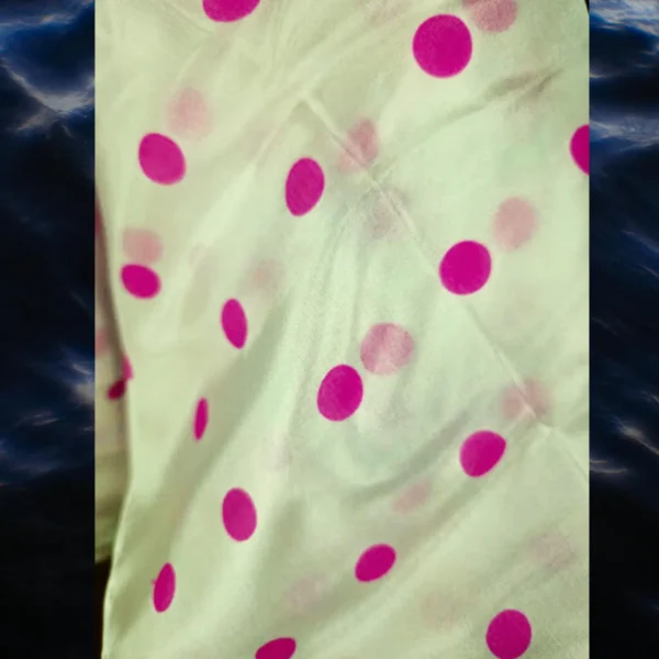 Silk scarf with fuchsia polka dots - Image 4