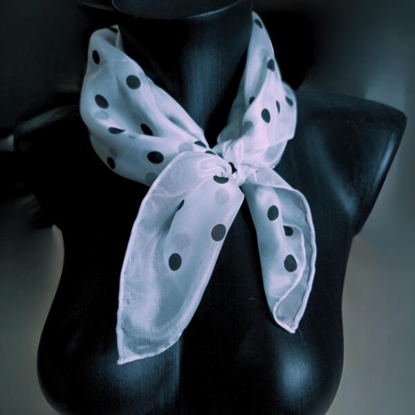 Foulard de seda con lunares negros - Imagen 4