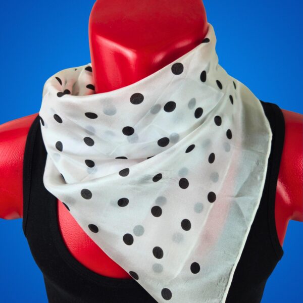 Foulard de seda con lunares negros - Imagen 7
