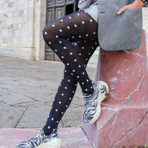 Pantimedias: negras con lunares estampados