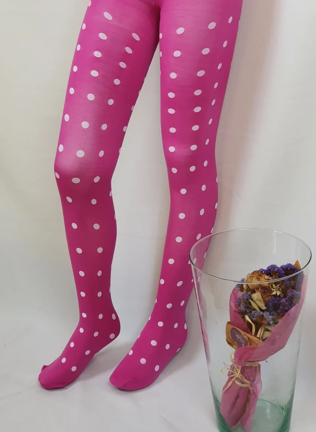 Fuchsia pantyhose white polka dot4