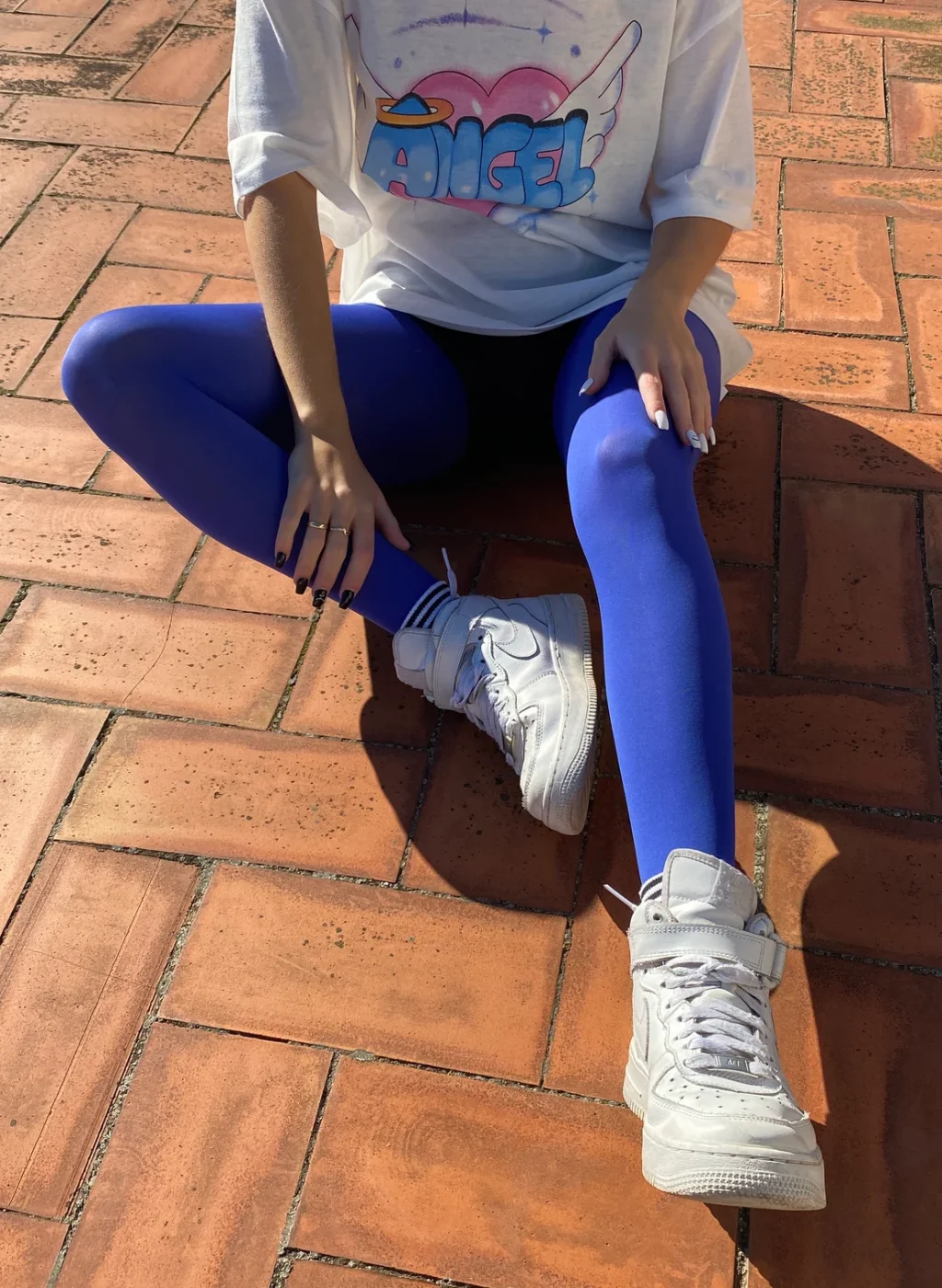 blue pantyhose 3